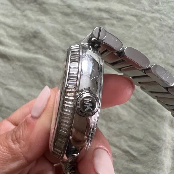 Michael Kors silver watch - Picture 7 of 13